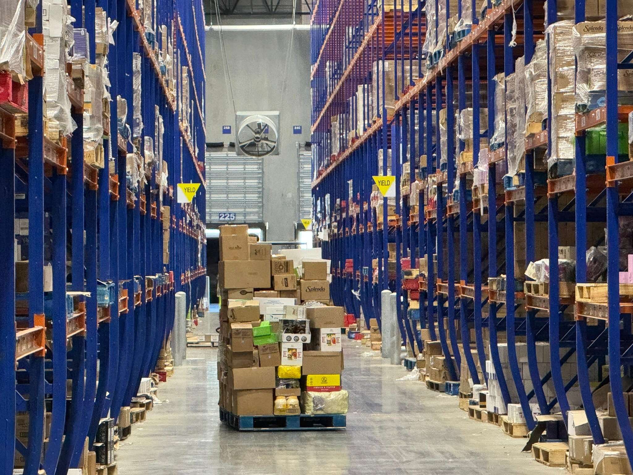 Looking for a clear, unbiased guide to 3PL (third party logistics) providers? Learn what they are, how they work, pros, cons, and how to pick the right one for your business.